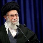 رهبر معظم انقلاب: در حالی که برخی کشور‌های فاقد تاریخ، قهرمانان ساختگی خود را با تبلیغات فراوان معرفی می‌کنند، ما باید قهرمانان واقعی خود را معرفی و به فرهنگ عمومی تبدیل کنیم