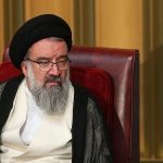 احمد خاتمی: نتیجه جدایی دین از سیاست این است که فرد در جلسه عزاداری، به مداح می‌گوید که از سیاست و امام صحبت نکند / هجمه به جماعت حزب‌اللهی و روحانیون از روش‌های دشمن است؛ در هنگام حادثه، همین جوانان حزب‌اللهی برای حفظ کشور پیش قدم می شوند