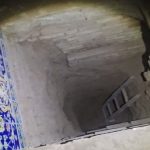جزئیات حفاری گنج‌یابی در امامزاده عبدالله ری / اداره میراث فرهنگی ری: نمی‌توانم با قطعیت بگویم چیزی کشف نشده، چون این فقط یک احتمال است / این مقبره از جمله مکان‌هایی است که کلید آن در اختیار خانواده‌ای است که مالکیت آن را دارند؛ ظاهراً آنها کلید را به فردی مورد اعتماد داده بودند