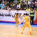 با کشیدن لباس و تکل دو پا ؛/ استعداد نوظهور فوتسال در خطر است(عکس)