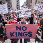 گاردین: میلیون‌ها آمریکایی در تظاهرات «No Kings» علیه اقتدارگرایی ترامپ، به خیابان‌ها آمدند